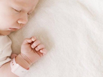 一句话简易的晒娃语句微信朋友圈晒娃经典短语